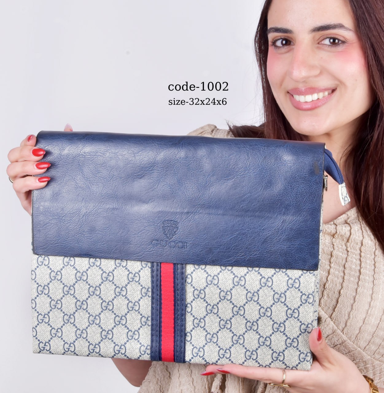Elegant Gucci Crossbody Bag