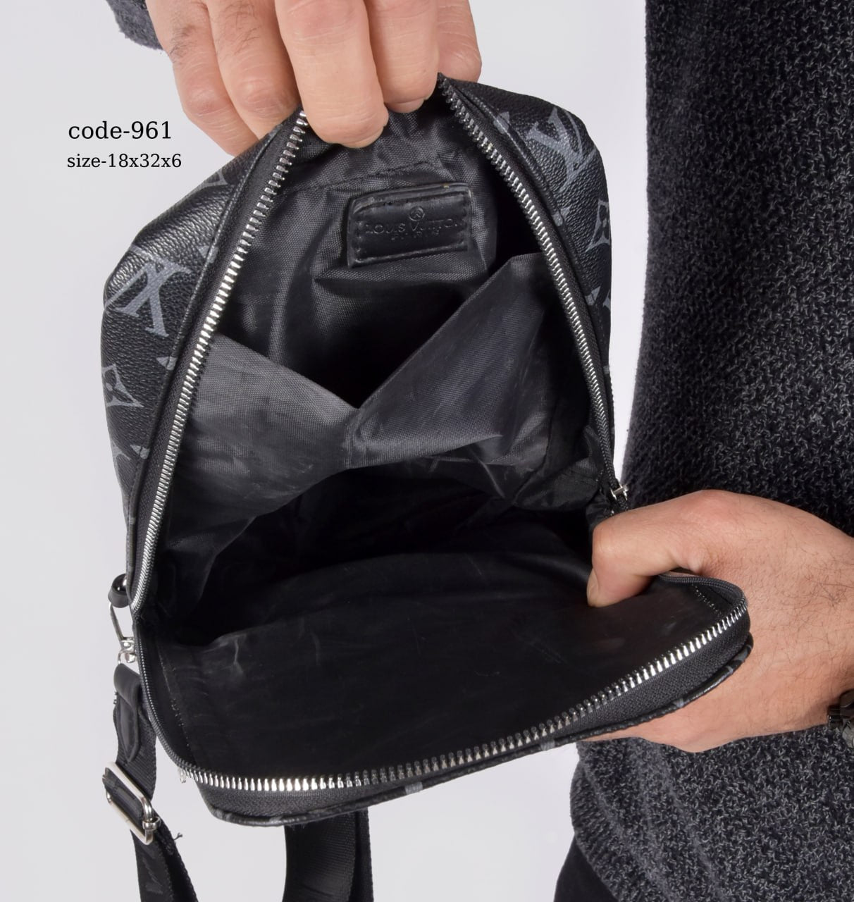 Luxury Unisex Sling Bag / Crossbody Chest Pack