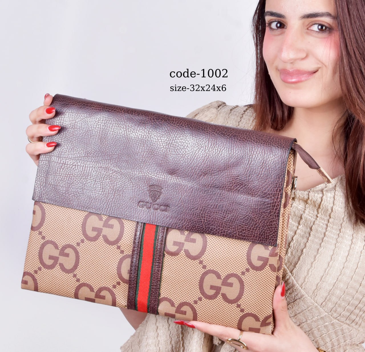 Elegant Gucci Crossbody Bag