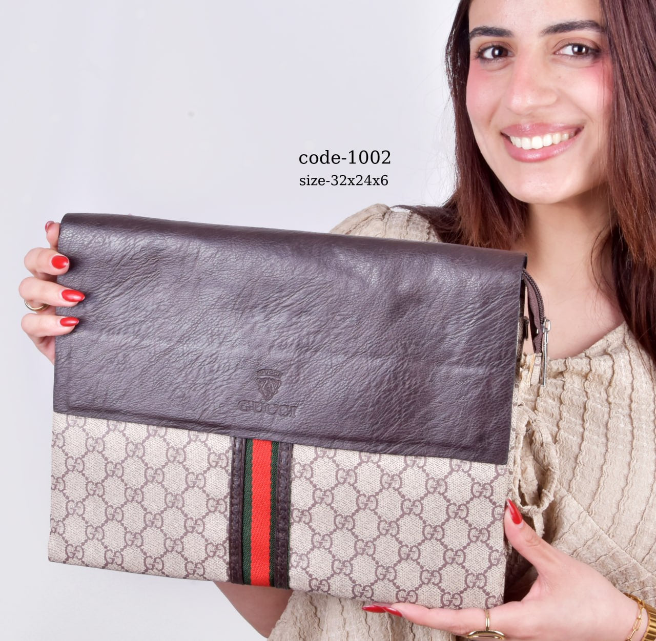 Elegant Gucci Crossbody Bag