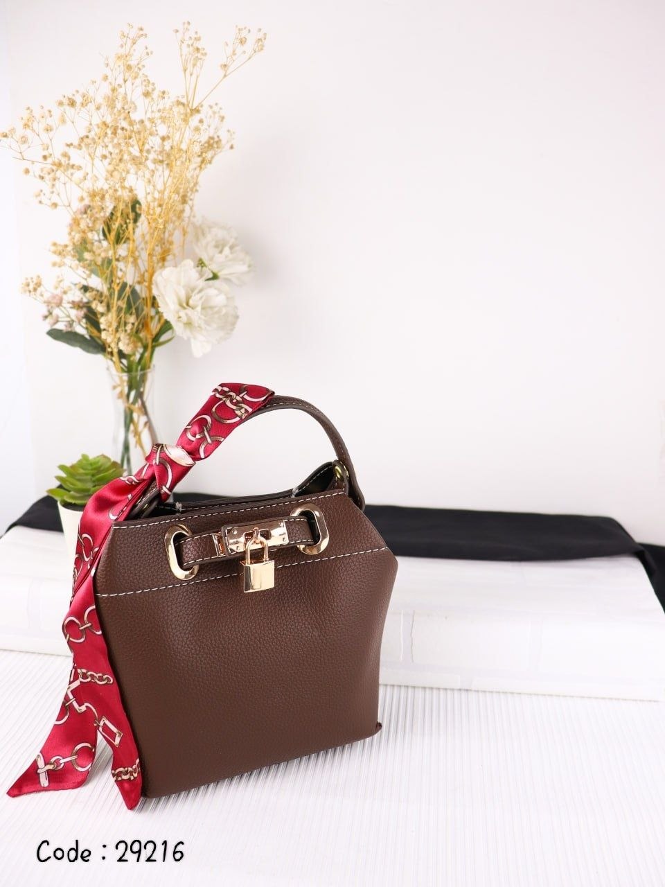 HERMES Luxurious Women's Handbag with Multiple Carrying