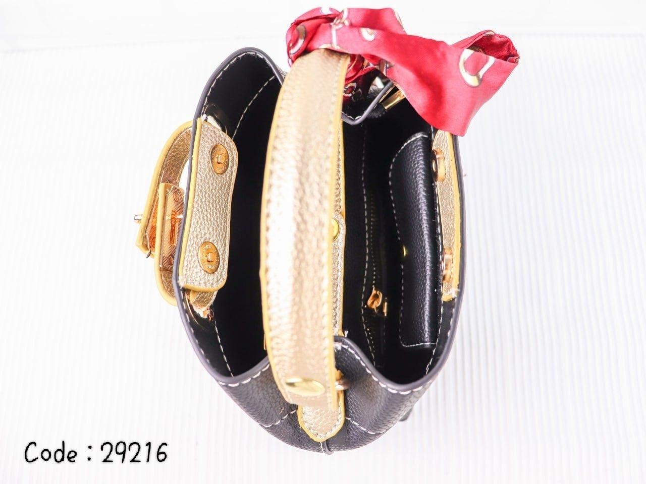 HERMES Luxurious Women's Handbag with Multiple Carrying
