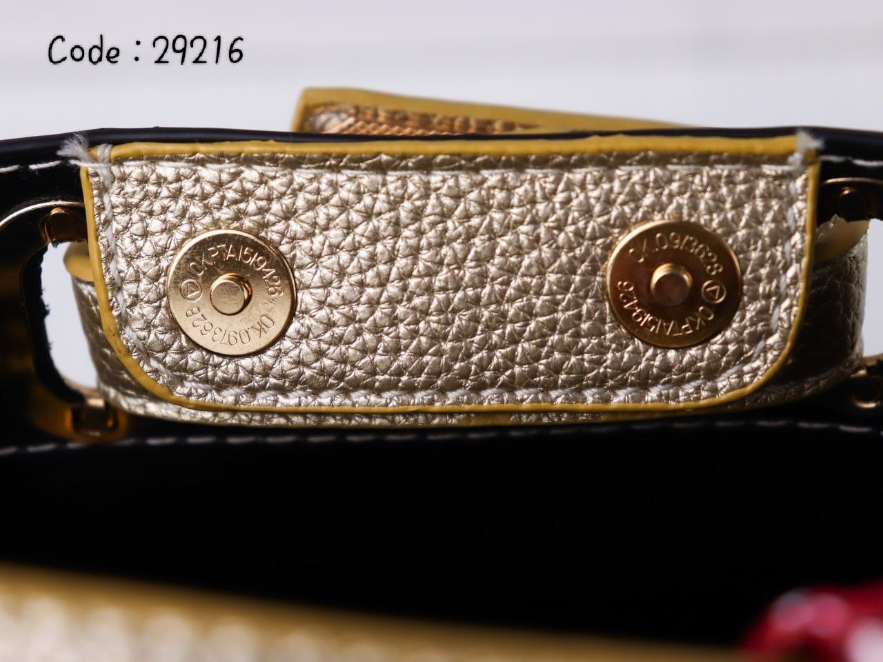 HERMES Luxurious Women's Handbag with Multiple Carrying