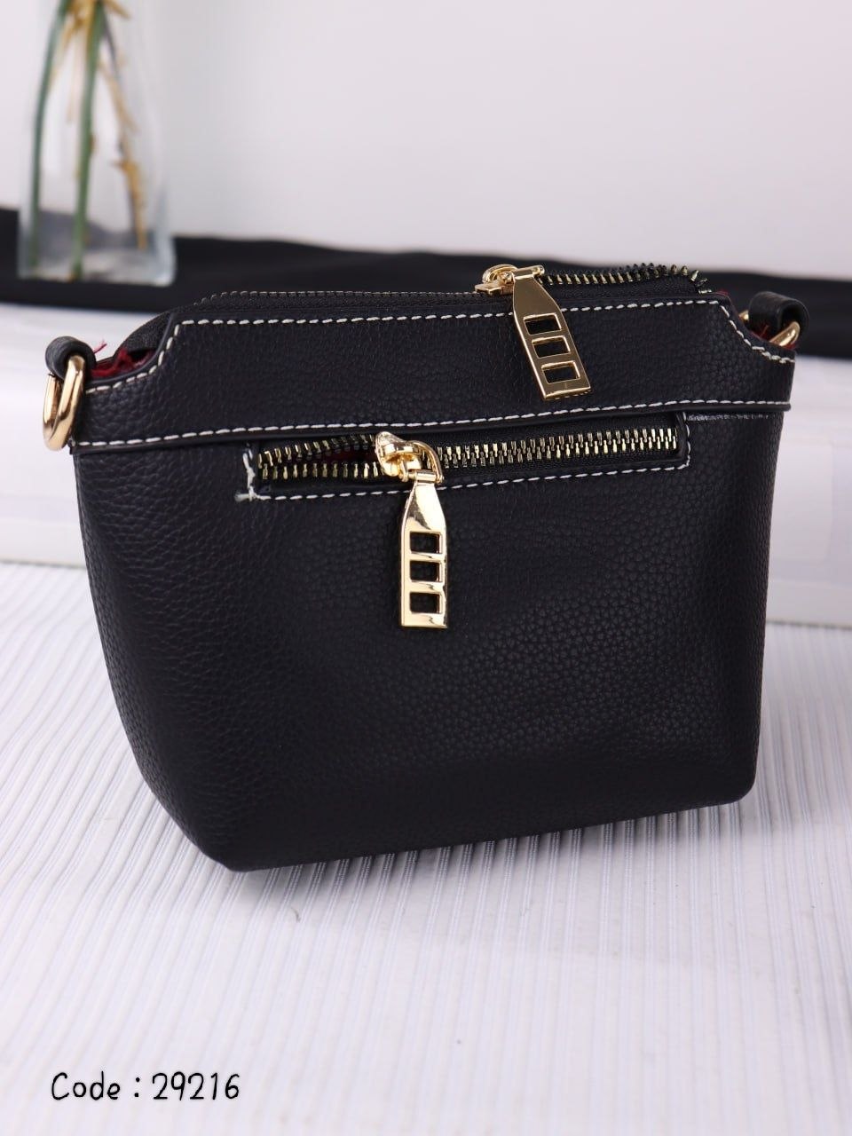 HERMES Luxurious Women's Handbag with Multiple Carrying