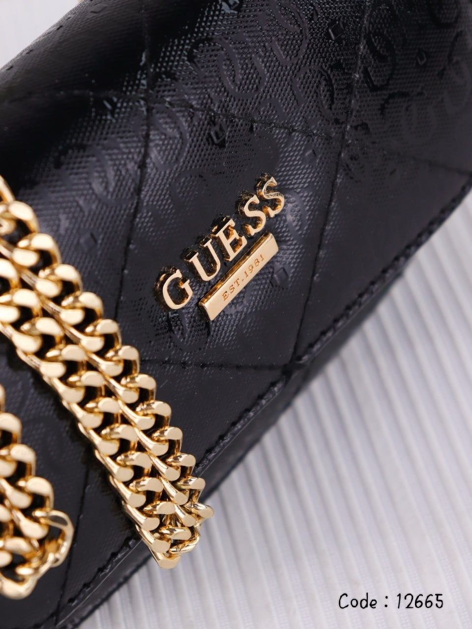 Elevate Your Style: Guess Signature Chain Crossbody Bag