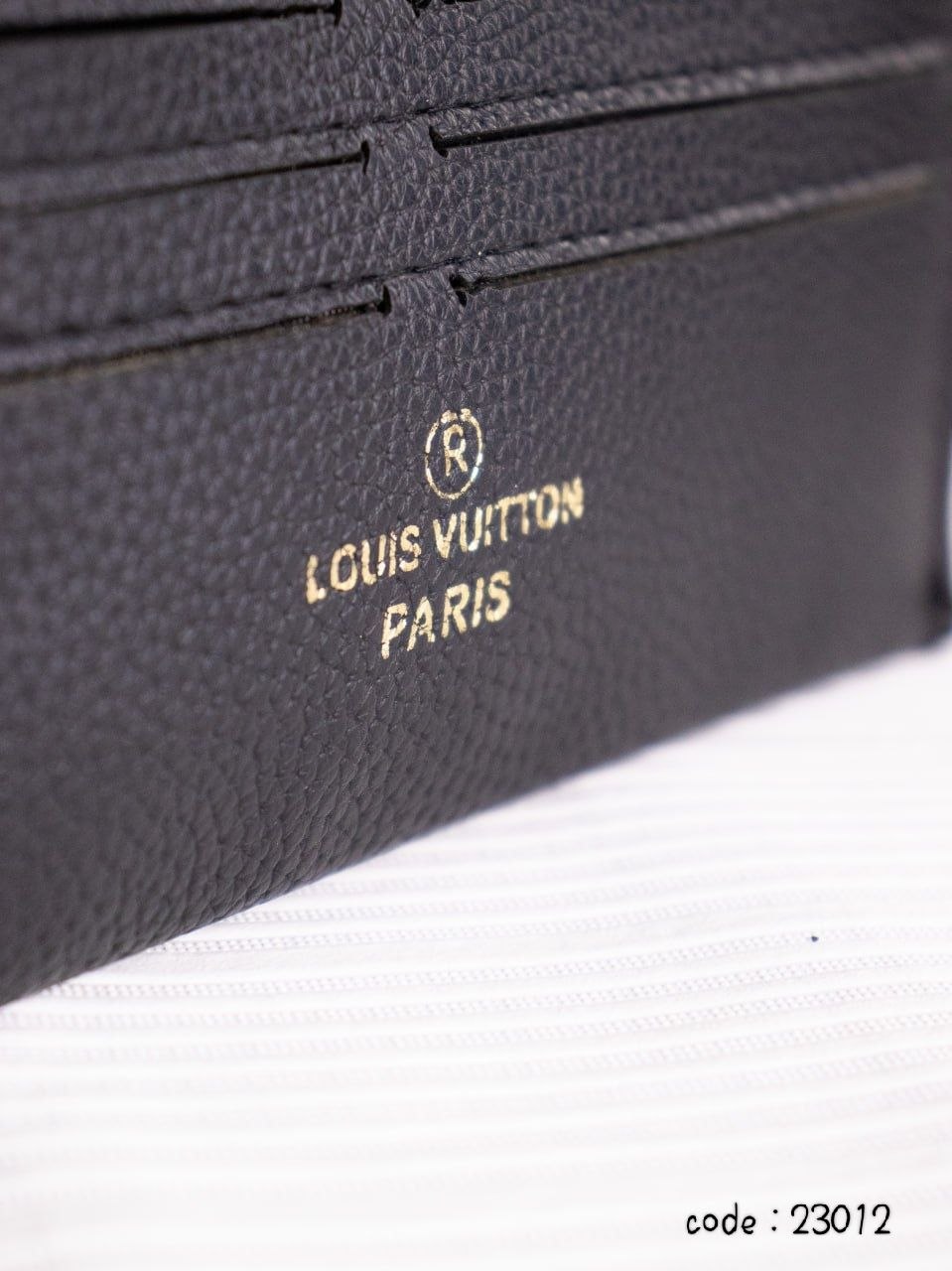 LOUIS VUITTON Elegant 3-in-1 Monogram Chain Crossbody Bag