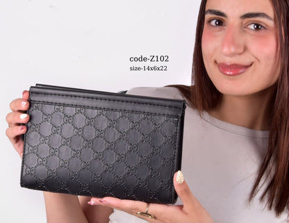 Elegant Crossbody Clutch Bag with mini-pouch