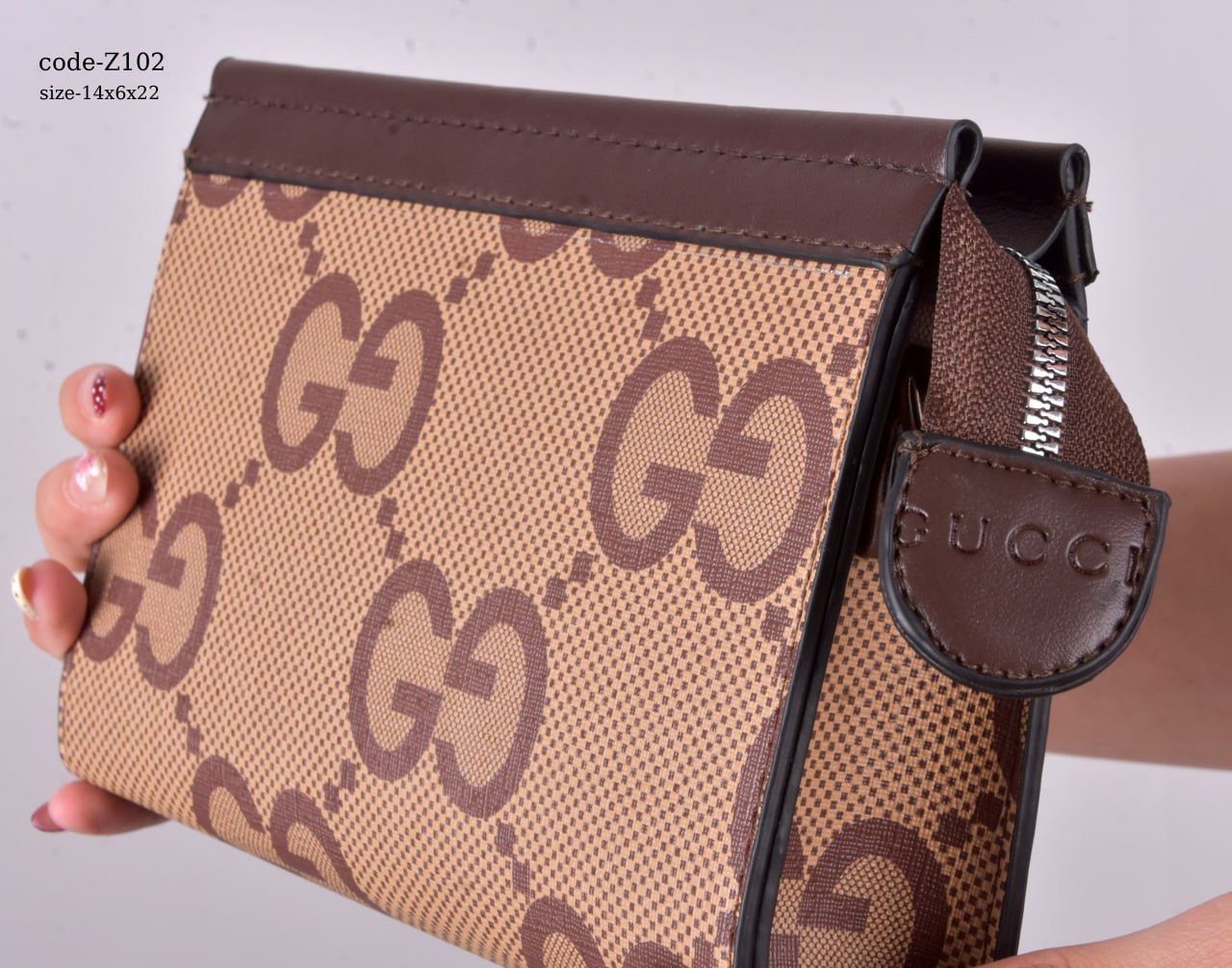 Elegant Crossbody Clutch Bag with mini-pouch