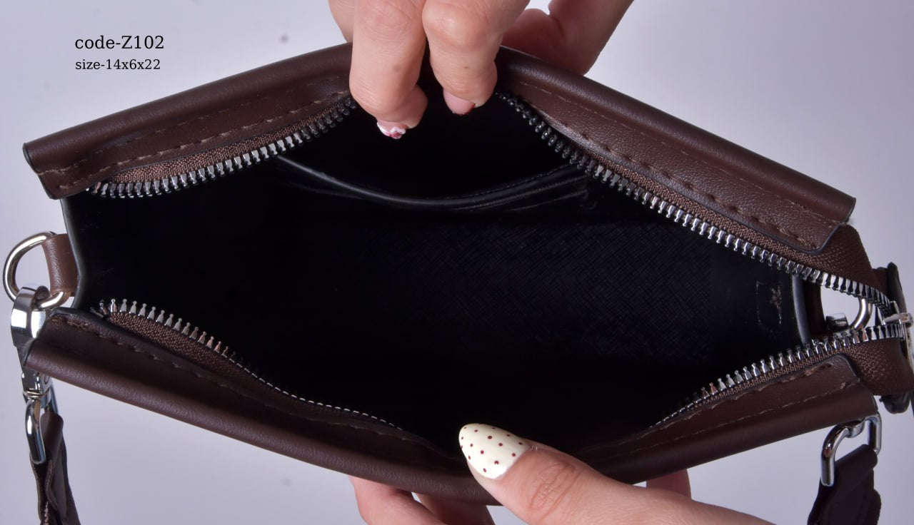 Elegant Crossbody Clutch Bag with mini-pouch