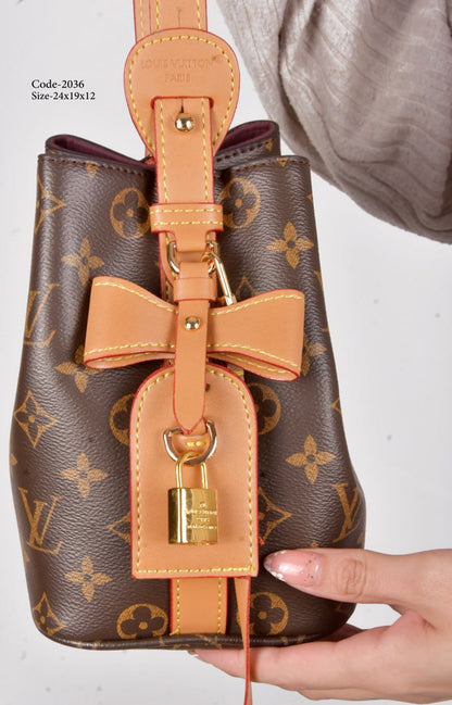 The Mini Bucket Bag Set: Chic Functionality