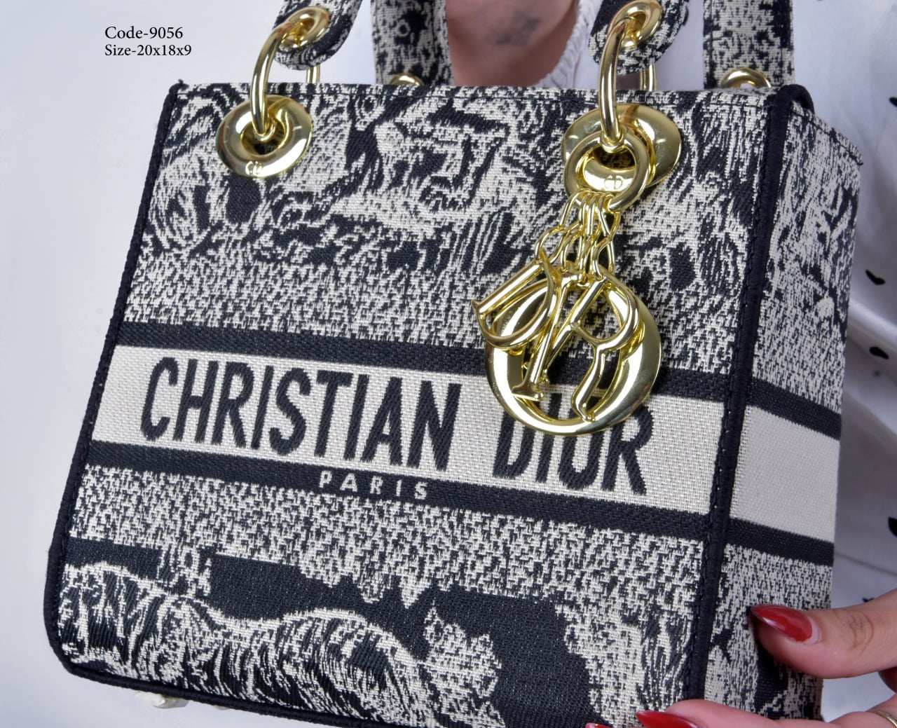 DIOR