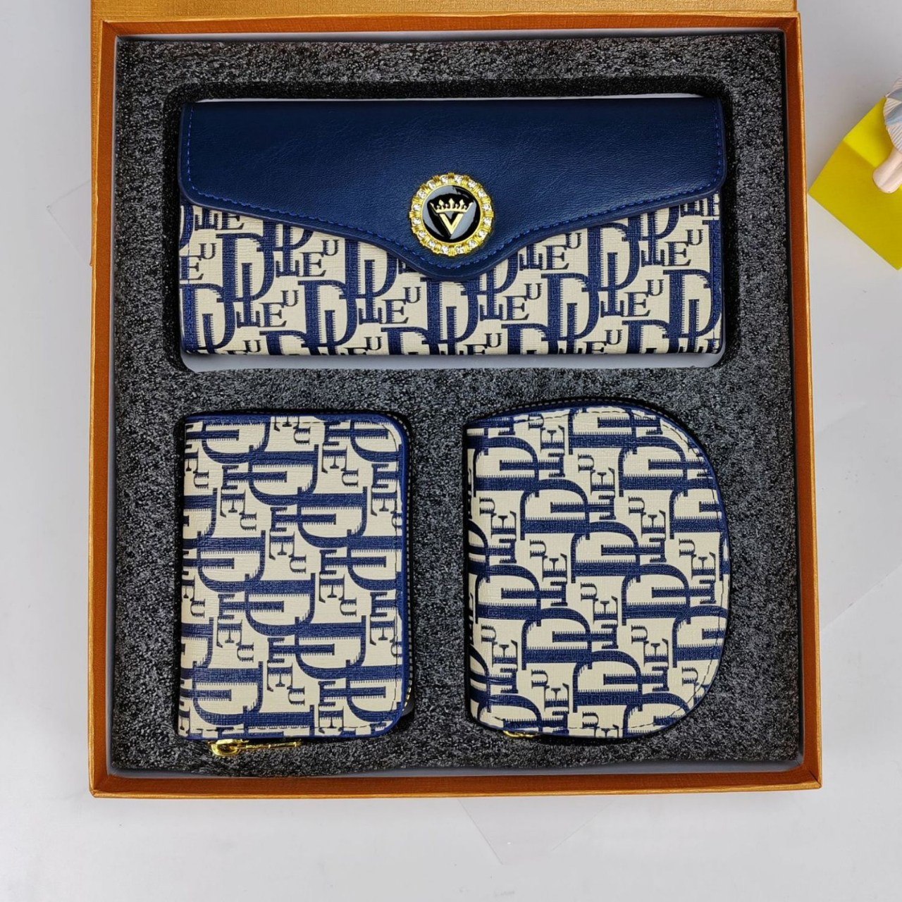 The V-Crown Monogram 3-Piece Gift Set